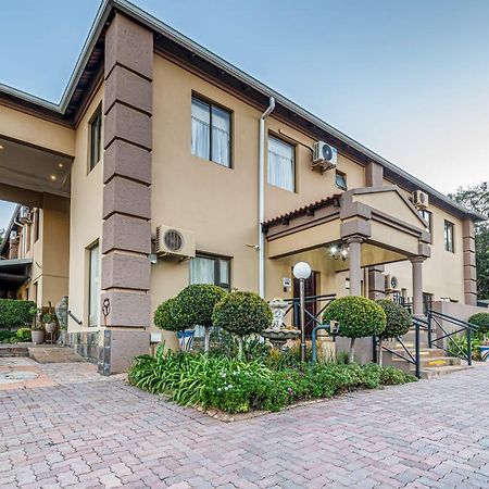 Constantia Manor Guest House Pretoria-Noord Exterior foto