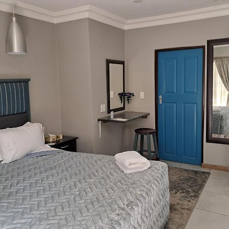 Constantia Manor Guest House Pretoria-Noord Exterior foto
