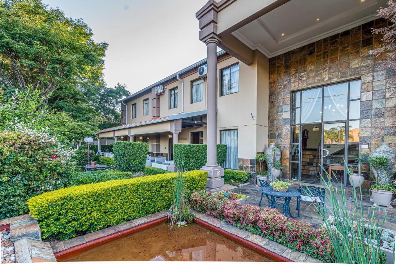 Constantia Manor Guest House Pretoria-Noord Exterior foto