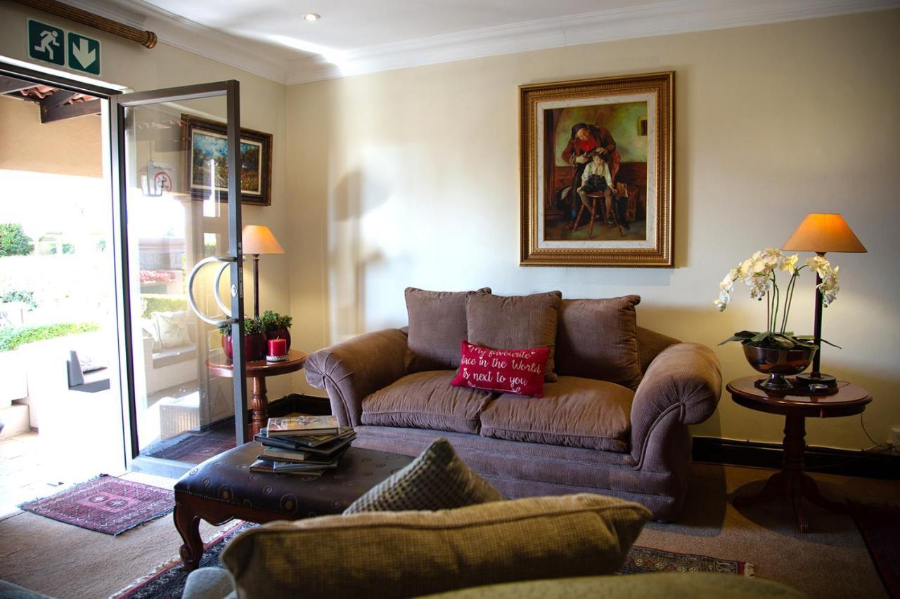 Constantia Manor Guest House Pretoria-Noord Exterior foto