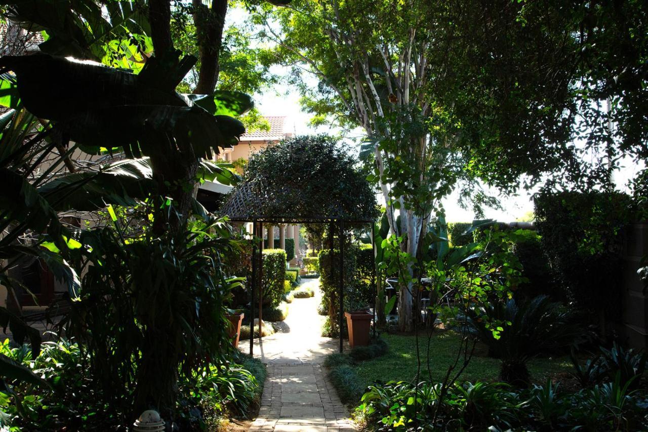 Constantia Manor Guest House Pretoria-Noord Exterior foto