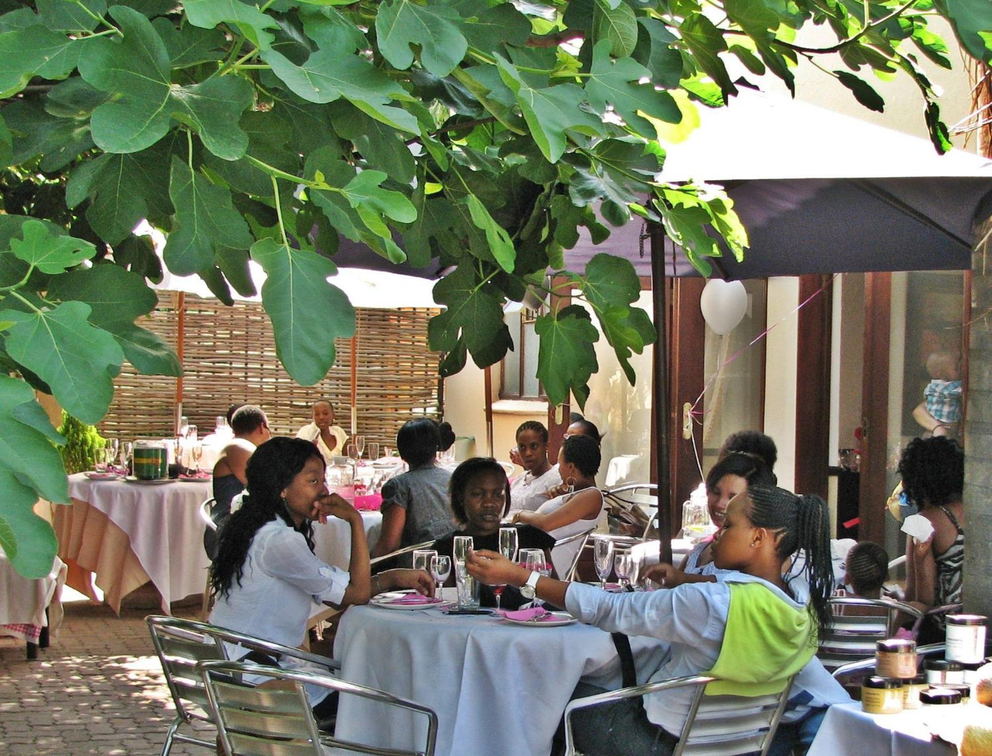 Constantia Manor Guest House Pretoria-Noord Exterior foto