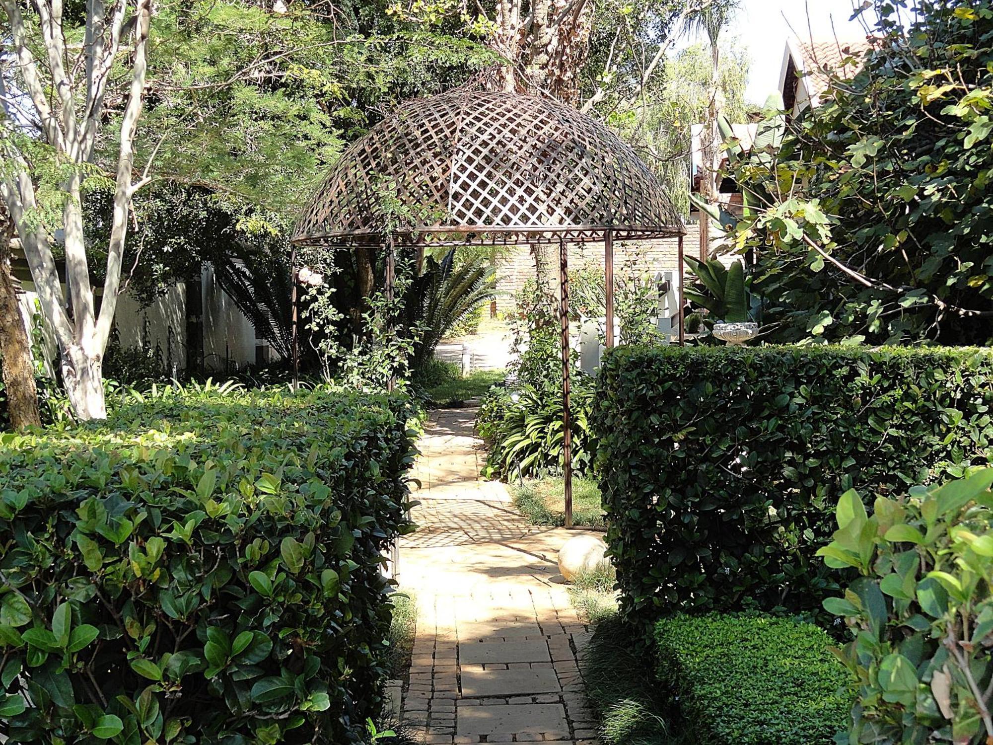 Constantia Manor Guest House Pretoria-Noord Exterior foto