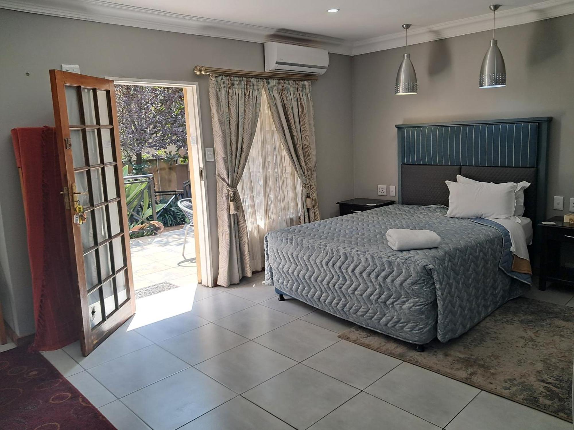 Constantia Manor Guest House Pretoria-Noord Exterior foto