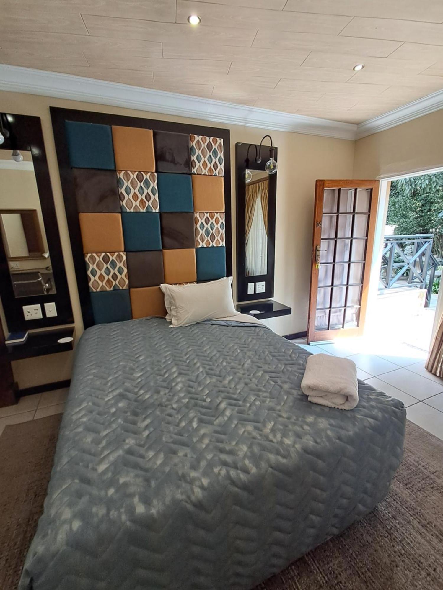 Constantia Manor Guest House Pretoria-Noord Exterior foto