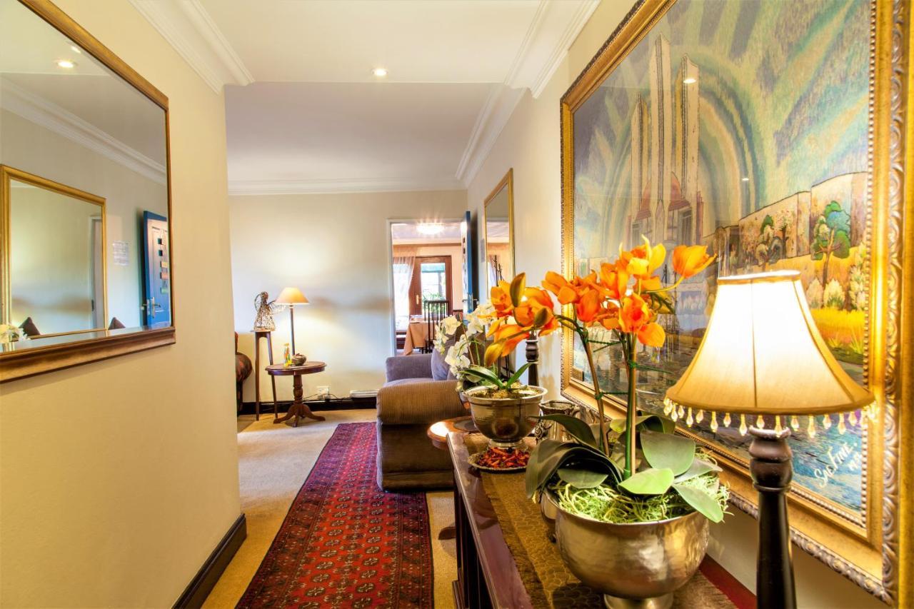 Constantia Manor Guest House Pretoria-Noord Exterior foto