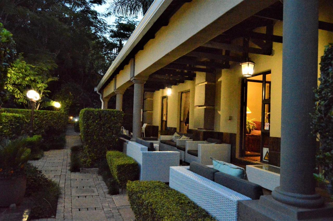 Constantia Manor Guest House Pretoria-Noord Exterior foto