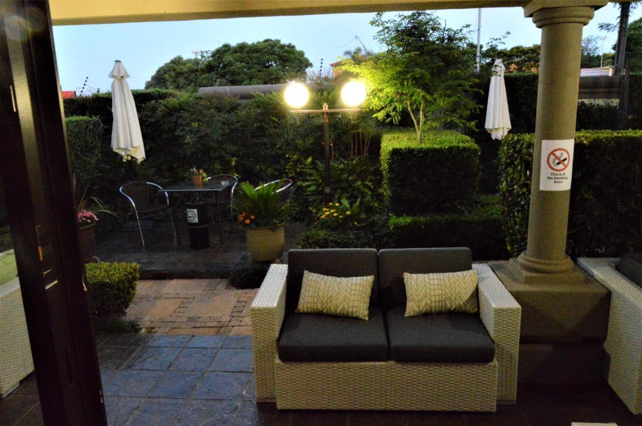 Constantia Manor Guest House Pretoria-Noord Exterior foto