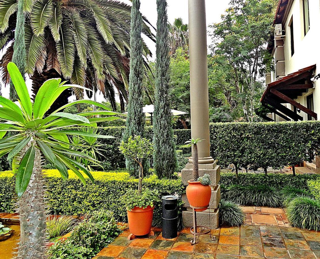 Constantia Manor Guest House Pretoria-Noord Exterior foto